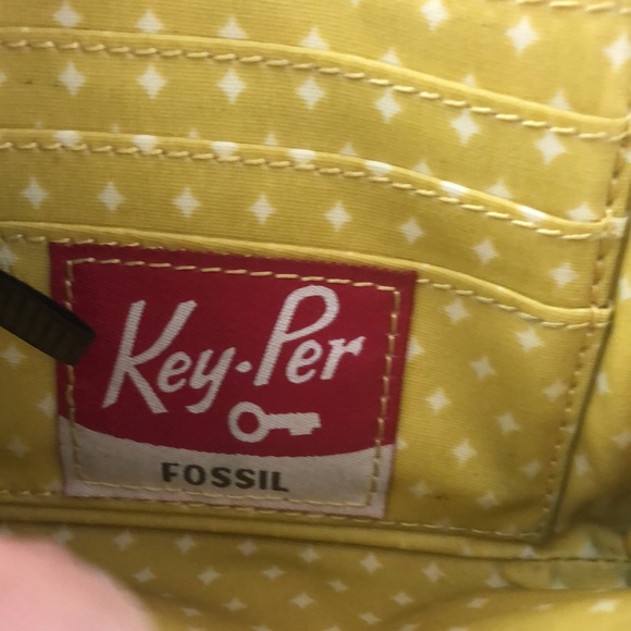 CLEARANCE!!!!!!Vintage Wristlet wallet - Picture 3 of 10